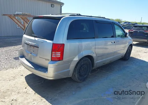 2009 Chrysler Town & Country Touring z USA, uszkodzony, nr VIN 2A8HR54129R640389